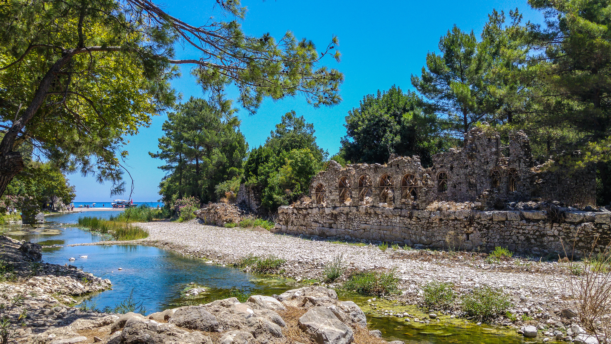 Olympos Antik Kenti: Doğa ve Tarihin Buluştuğu Nokta